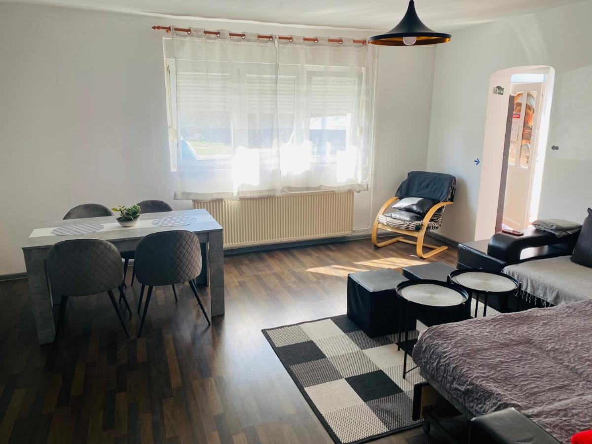 Apartment Zvecaj Ðakovo Eksteriør billede