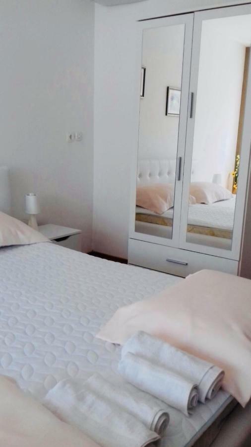 Apartment Zvecaj Ðakovo Eksteriør billede